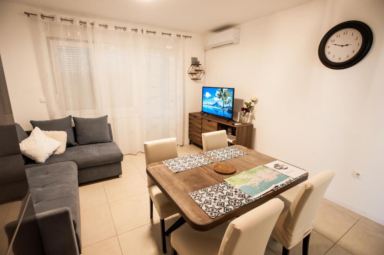 Apartment Little Violet - Balcony & Free Parking Zadar Exteriör bild
