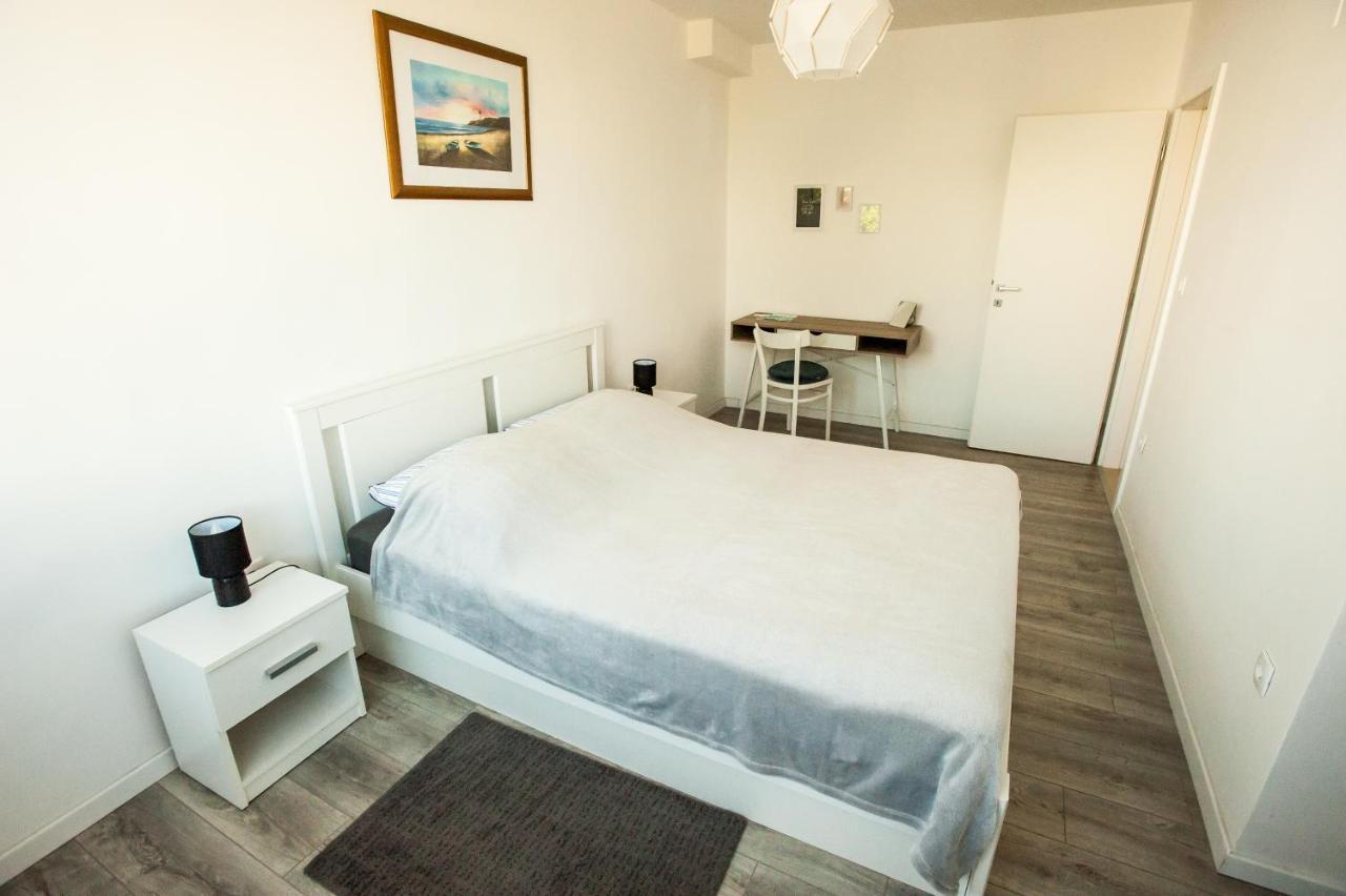 Apartment Little Violet - Balcony & Free Parking Zadar Exteriör bild